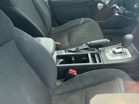 Used 2014 Subaru Crosstrek 2.0i Premium AWD/4WD image 9