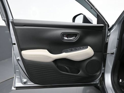 Used 2023 Honda HR-V LX image 16