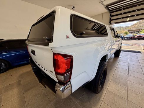 Used 2019 Toyota Tacoma SR5 RWD image 5