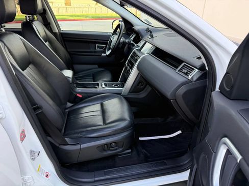 Used 2018 Land Rover Discovery Sport SE AWD/4WD image 16