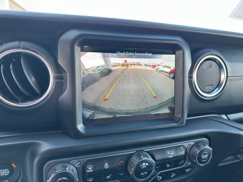 Used 2020 Jeep Wrangler Unlimited Sahara w/ Advanced Safety Group image 19