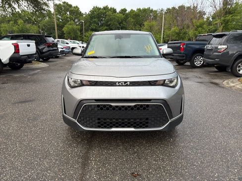 Used 2025 Kia Soul LX w/ LX Technology Package FWD image 8