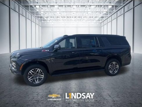 Used 2025 Chevrolet Suburban Z71 image 25