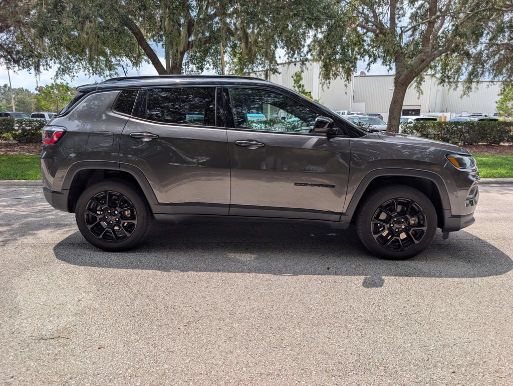 Used 2023 Jeep Compass Latitude AWD/4WD image 10