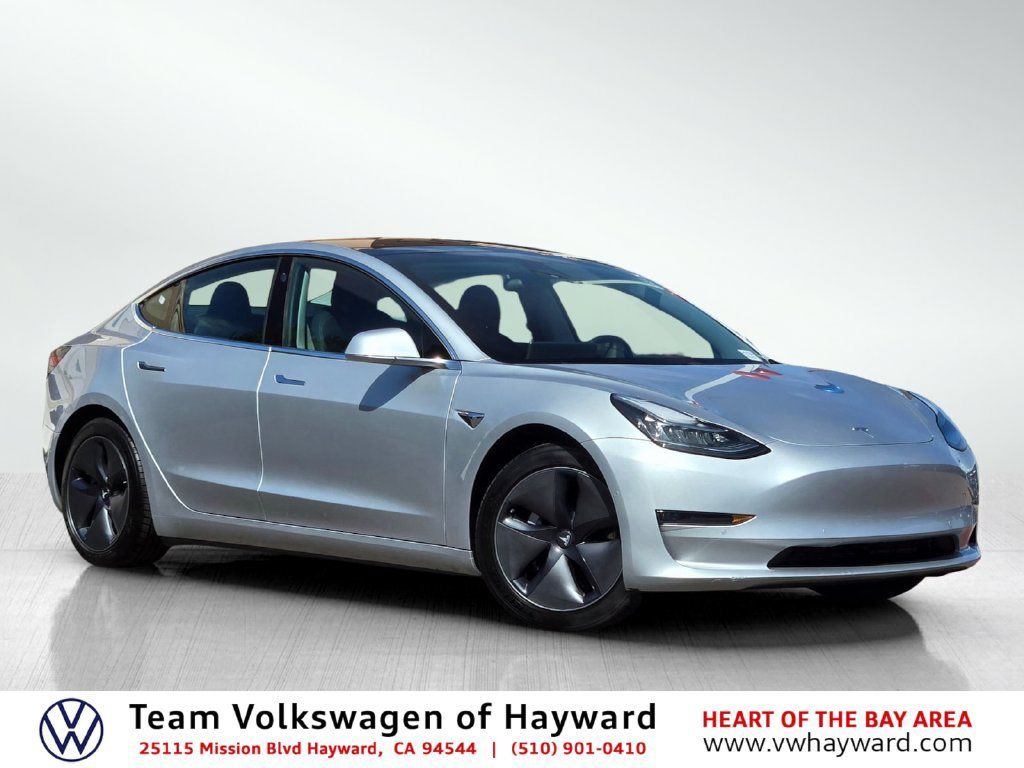 Used 2018 Tesla Model 3 Long Range RWD image 1