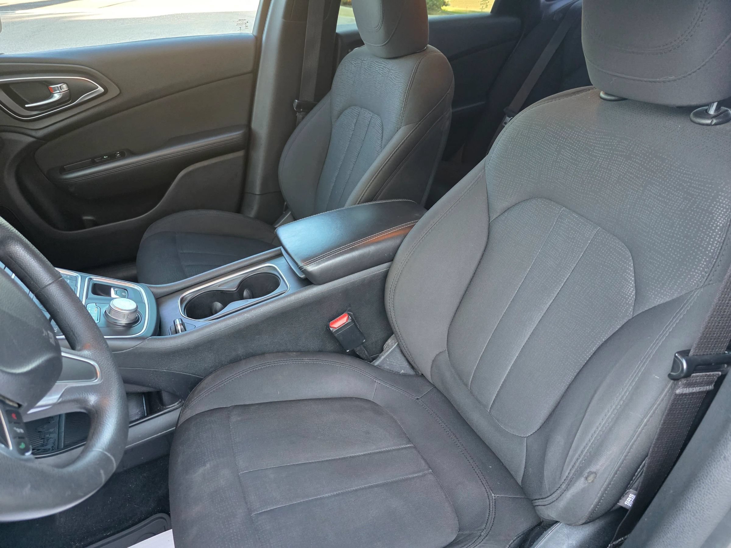 Used 2016 Chrysler 200 Limited FWD image 14