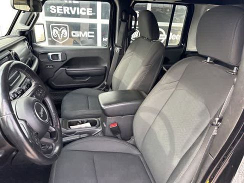 Used 2022 Jeep Wrangler Unlimited Sport AWD/4WD image 3