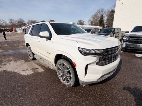 Used 2023 Chevrolet Tahoe RST w/ Luxury Package image 2