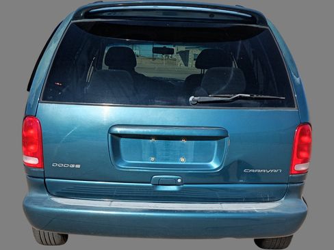 Used 2000 Dodge Caravan SE image 3