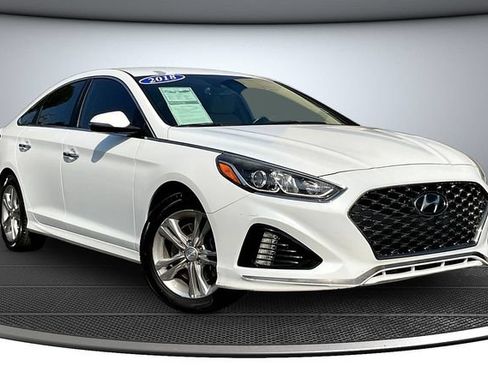 Used 2018 Hyundai Sonata SEL w/ Tech Package 04 FWD image 3