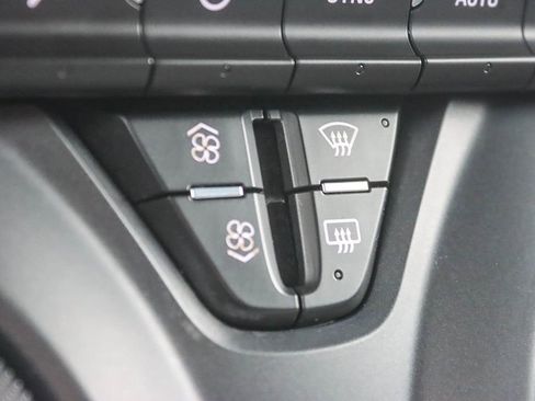 Used 2021 Chevrolet Blazer LT image 31