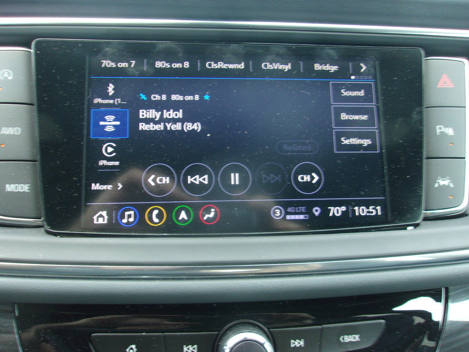 Used 2024 Buick Enclave Premium AWD/4WD image 26