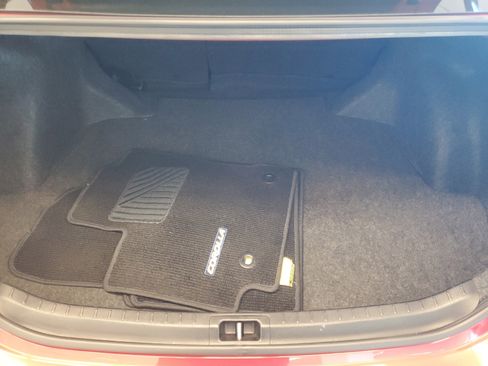 Used 2018 Toyota Corolla SE image 11