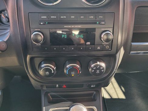 Used 2014 Jeep Patriot Sport FWD image 25