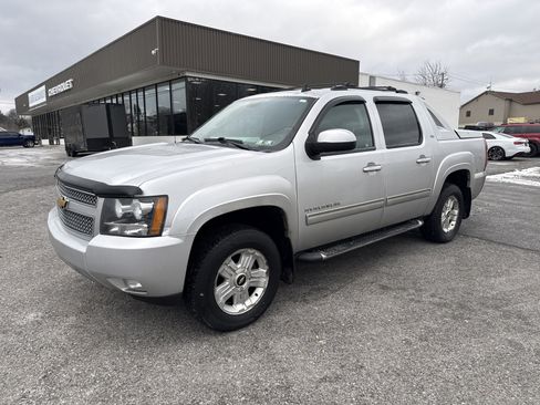 Used 2012 Chevrolet Avalanche LT w/ Suspension Package, Off-Road image 7