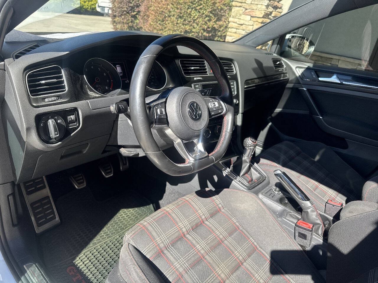 Used 2017 Volkswagen GTI S FWD image 10