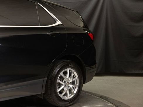 Used 2023 Chevrolet Equinox LT w/ Driver Convenience Package AWD/4WD image 11