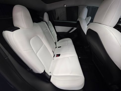 Used 2020 Tesla Model Y Performance image 34