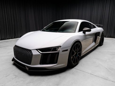 Used 2017 Audi R8 V10 plus image 13