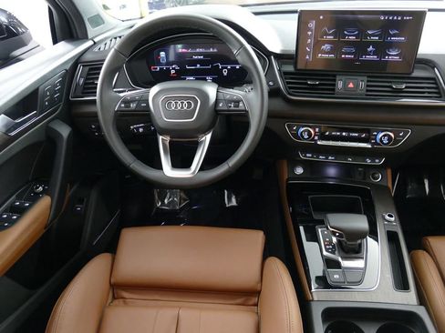Used 2023 Audi Q5 2.0T Premium Plus w/ Premium Plus Package AWD/4WD image 14