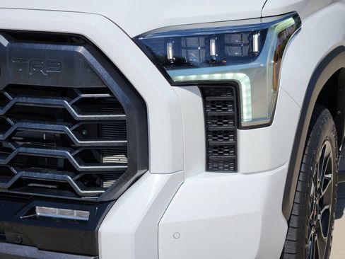 Certified 2025 Toyota Tundra Limited AWD/4WD image 10