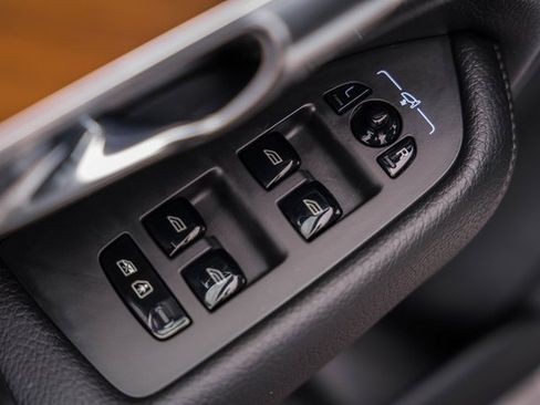 Used 2022 Volvo XC90 T6 Momentum w/ Advanced Package image 37