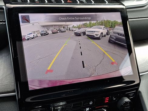 Certified 2025 Jeep Grand Cherokee Limited AWD/4WD image 20