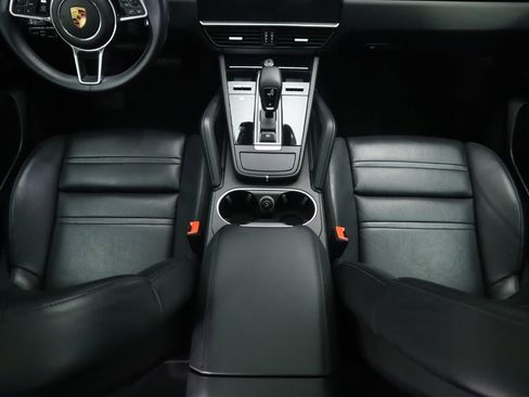 Used 2021 Porsche Cayenne image 17