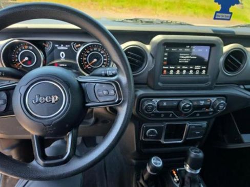 Used 2022 Jeep Wrangler Sport AWD/4WD image 5