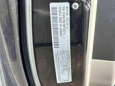 Used 2022 Chrysler Pacifica Touring-L image 30