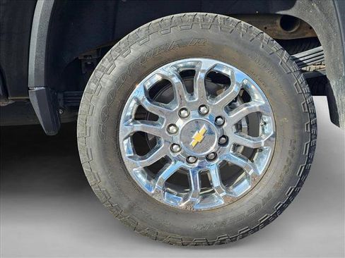 Used 2024 Chevrolet Silverado 2500 LTZ w/ LTZ Convenience Package image 19
