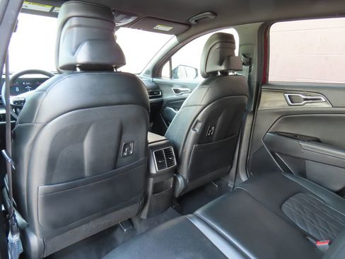 Certified 2025 Kia Sportage X-Line AWD/4WD image 31
