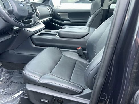 Used 2025 Ford Expedition Max Platinum AWD/4WD image 4