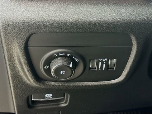 New 2025 Jeep Grand Cherokee L Limited w/ Black Appearance Package image 10