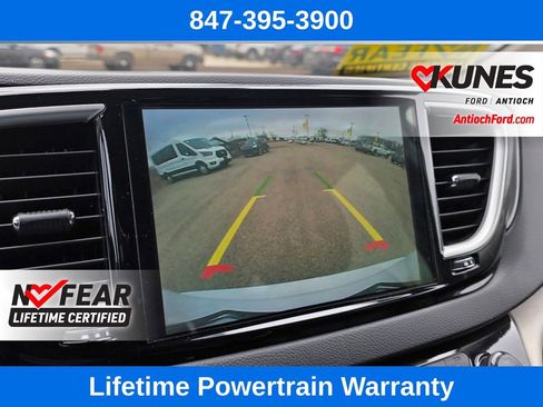 Used 2024 Chrysler Pacifica Touring-L FWD image 40
