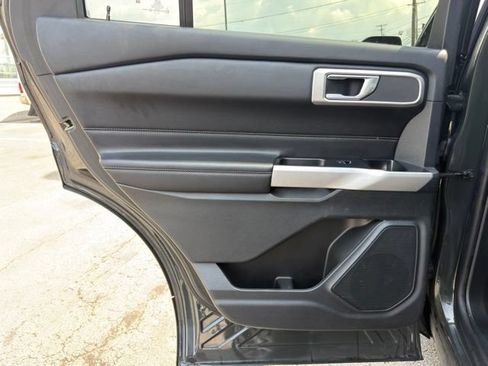 Used 2022 Ford Explorer XLT w/ Equipment Group 202A AWD/4WD image 25