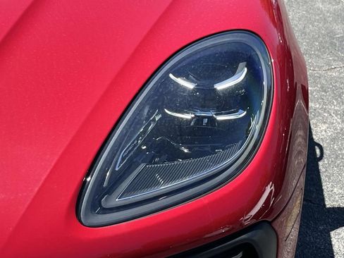 Used 2023 Porsche Macan AWD/4WD image 9
