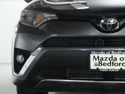 Used 2018 Toyota RAV4 Adventure AWD/4WD image 6