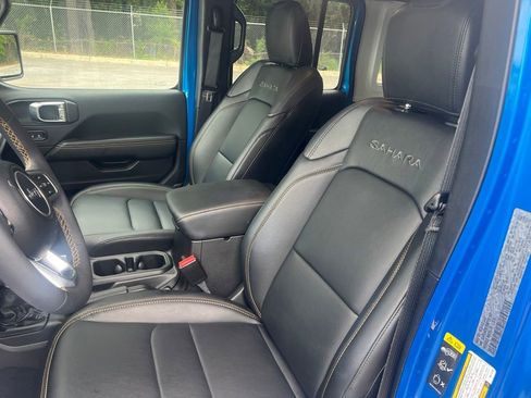 Used 2024 Jeep Wrangler Unlimited Sahara AWD/4WD image 10