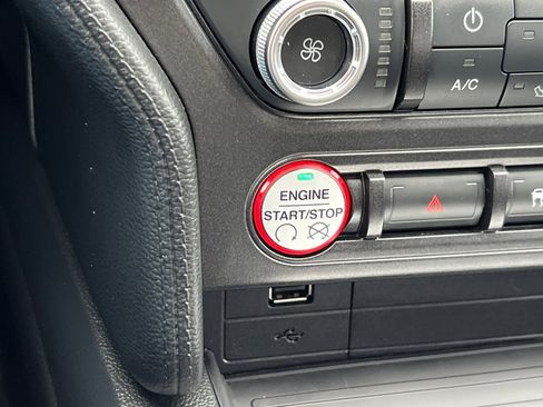 Used 2015 Ford Mustang Coupe image 21