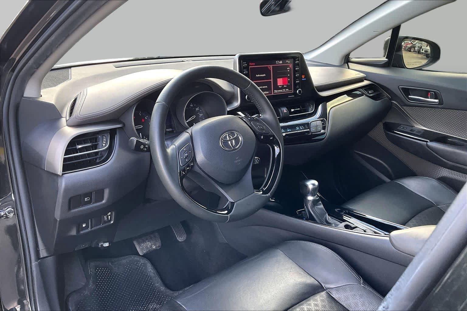 Used 2020 Toyota C-HR Limited FWD image 16