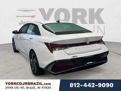 Used 2025 Hyundai Elantra SEL FWD image 3