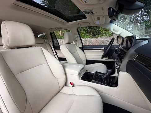 Certified 2023 Lexus GX 460 Premium AWD/4WD image 27