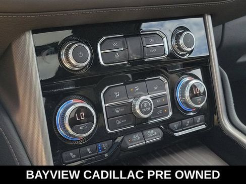 Used 2022 GMC Yukon Denali AWD/4WD image 32