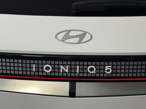 Used 2025 Hyundai Ioniq 5 Limited AWD/4WD image 15