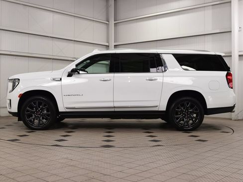 Used 2024 GMC Yukon XL Denali AWD/4WD image 4