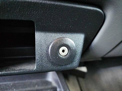 Used 2011 Ford Ranger XLT image 16