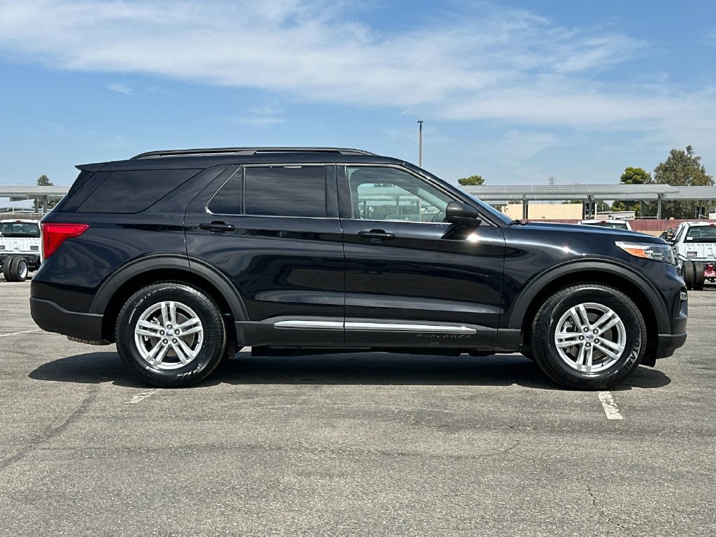 Certified 2024 Ford Explorer XLT w/ Equipment Group 202A RWD image 2