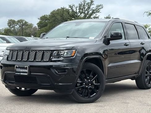 Used 2022 Jeep Grand Cherokee Laredo X AWD/4WD image 41