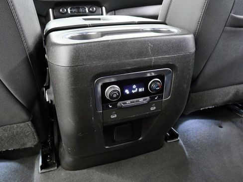 Used 2023 Chevrolet Suburban Premier AWD/4WD image 19